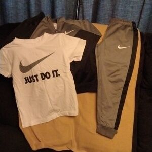 🩶🖤🤍3P NIKE BOYS TRACK SUIT🩶🖤🤍